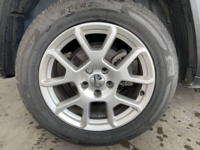 Jeep Renegade 2.0 l MultiJet 140 ch 4x4 BVM6 Limited gris de 2020
