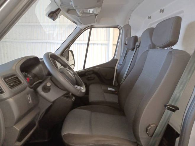 Renault Master FOURGON FGN TRAC F3300 L2H2 BLUE DCI 135 gris de 2024