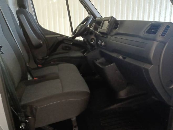 Renault Master FOURGON FGN TRAC F3300 L2H2 BLUE DCI 135 gris de 2024