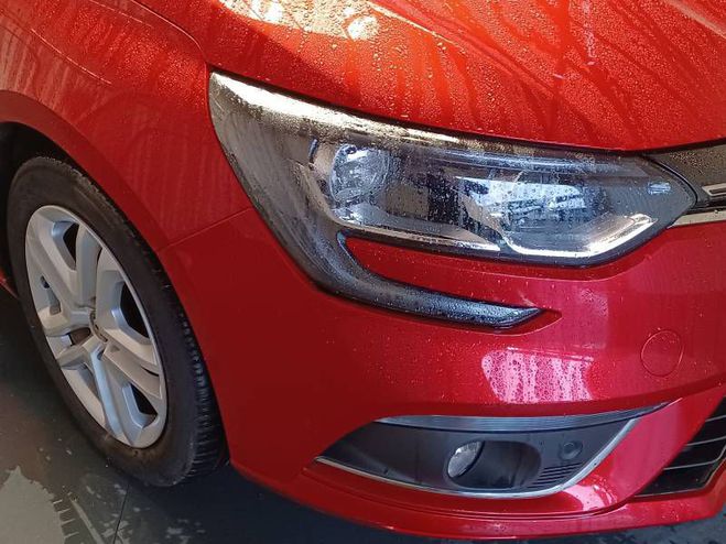 Renault Megane IV Berline Blue dCi 115 Business rouge de 2020