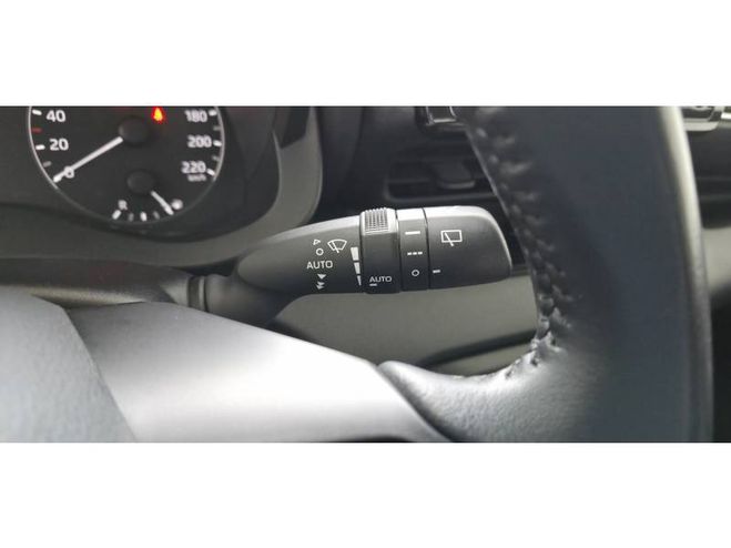 Toyota Yaris 120 VVT-i Dynamic gris de 2024