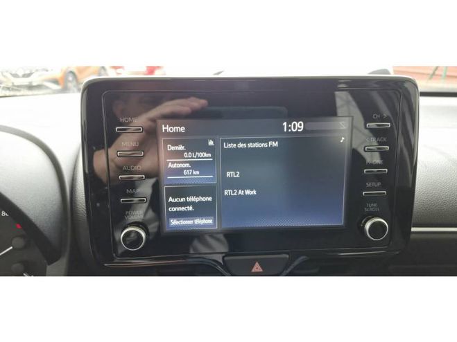 Toyota Yaris 120 VVT-i Dynamic gris de 2024
