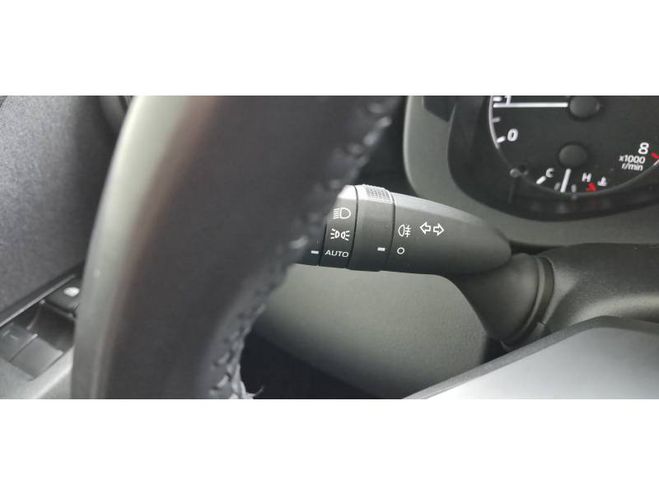 Toyota Yaris 120 VVT-i Dynamic gris de 2024