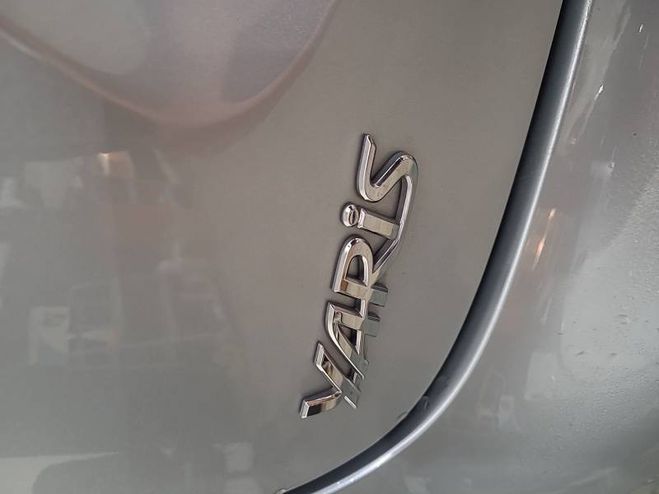 Toyota Yaris Cross Hybride 130h AWD-i Design gris de 2024