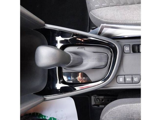 Toyota Yaris Cross Hybride 130h 2WD Design Business + blanc de 2024