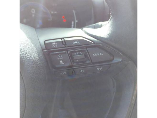 Toyota Yaris Cross Hybride 130h 2WD Design Business + blanc de 2024