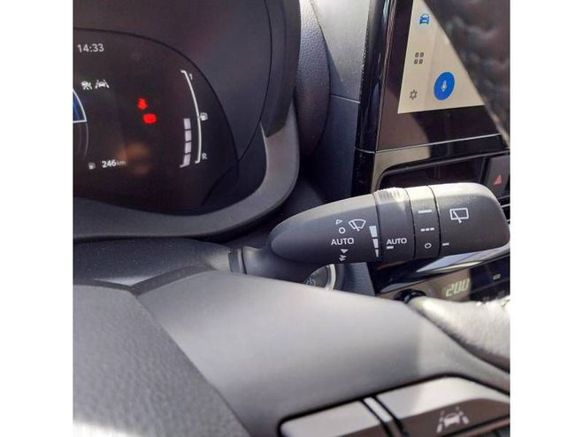 Toyota Yaris Cross Hybride 130h 2WD Design Business + blanc de 2024