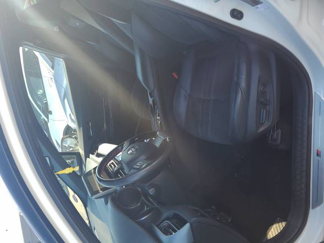 Toyota C HR Hybride 2.0L GR-Sport blanc de 2022