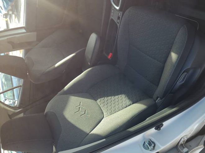 Toyota Yaris Cross Hybride 116h 2WD Dynamic Business  blanc de 2024
