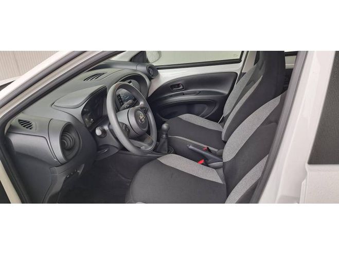 Toyota Aygo 1.0 VVT-i 72 Active Business blanc de 2023