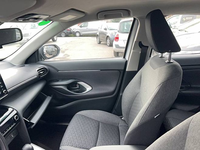 Toyota Yaris Cross Hybride 116h 2WD Dynamic Business  blanc de 2024
