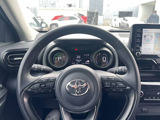 Toyota Yaris Cross Hybride 116h 2WD Dynamic Business  blanc de 2024