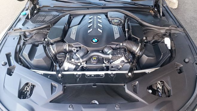 BMW Serie 8 Cabriolet XDRIVE 4.4 Litres V8 Bi-turbos Carbonschwarz metallic de 2019