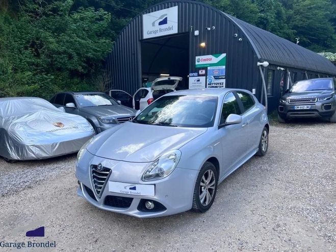 Alfa romeo Giulietta 1.6 JTDM 105cv Distinctive 3�me Main Gris de 2014