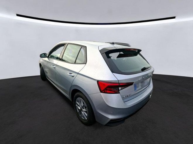 Skoda Fabia 1.0 MPI 80ch Ambition Gris de 2023