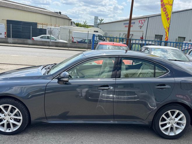 Lexus IS IS200 2.2D 150CH Gris M�tallis� de 2011