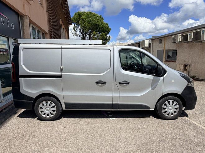 Opel Vivaro FOURGON GN F2700 L1H1 1.6 CDTI 115 CH Gris de 2014