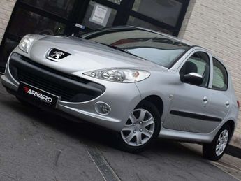  Voir d&eacute;tails -Peugeot 206 1.4i Urban Airco PDC Topstaat Garantie &agrave; Kuurne (85)