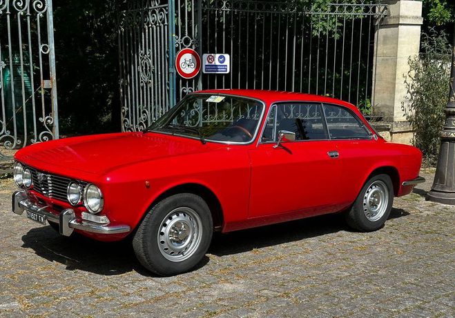 Alfa romeo GT 1300 Junior ? 1975 GARANTIE TRES BON ETA Rouge de 1975