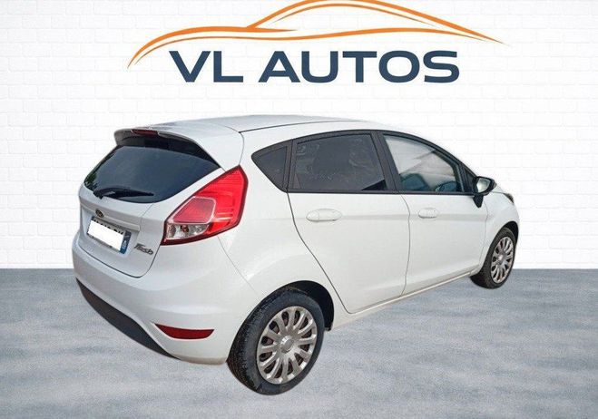 Ford Fiesta 1.25 l 5 portes 82 cv Ann�e 2014 Blanc de 2014