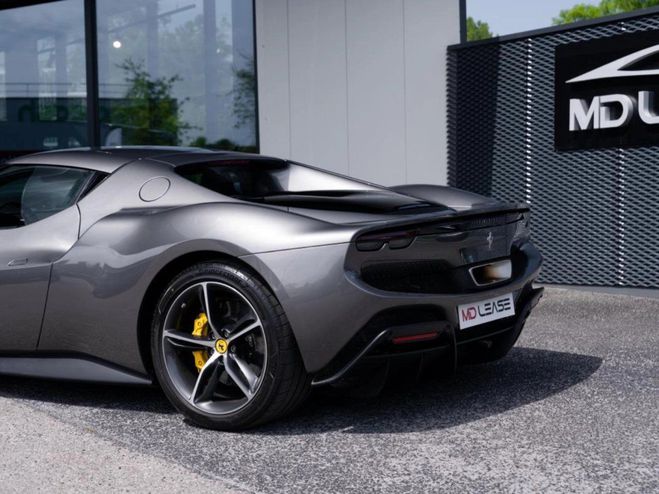 Ferrari 296 GTB 3.0 Turbo V6 Hybride 830 ch - Leasing 29 Gris de 2023