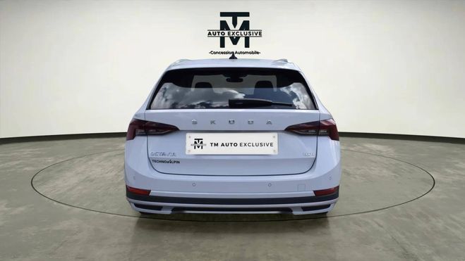 Skoda Octavia Combi 2.0 TDI 150 ch DSG7 4x4 Scout Blanc de 2022