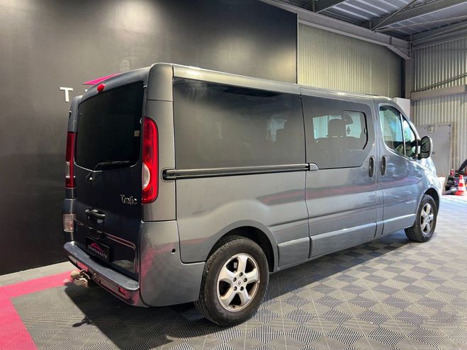 Renault Trafic PASSENGER L2H1 2.0 dCi 115 ch 8 PLACES B Gris de 2012