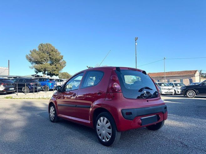 Peugeot 107 1.0 12v Trendy 2-Tronic 5p Rouge de 2008