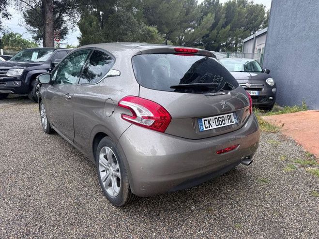 Peugeot 208 1.2 VTi Allure 3p Gris de 2012