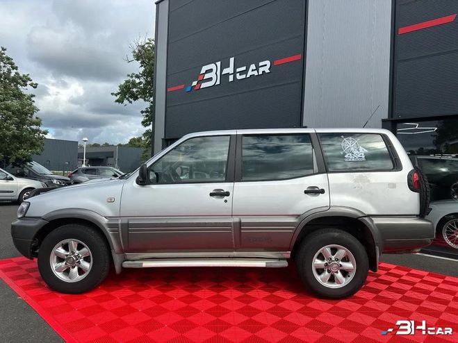 Nissan Terrano BREAK 2.7 TDI 125 ADVENTURE 4WD Gris de 2001