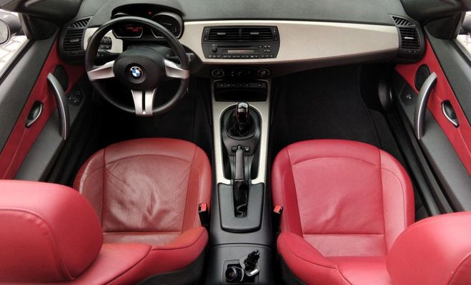BMW Z4 roadster 2.2 i 170 cuir red Gris de 2005