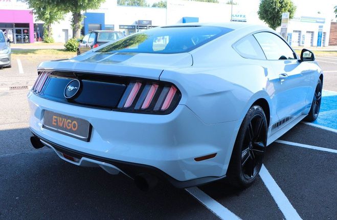 Ford Mustang coupe 2.3 317ch siege recaro Blanc de 2016