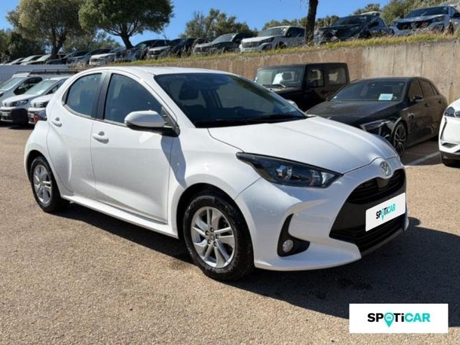 Toyota Yaris 116h Design 5p MY22 Blanc Lunaire Nacr� de 2025