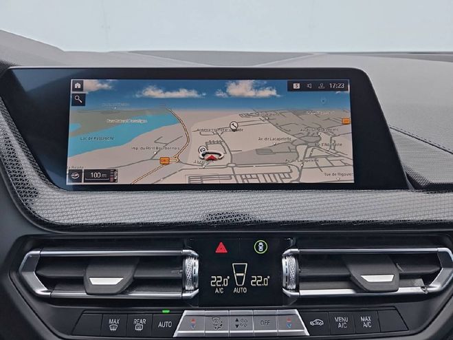 BMW Serie 1 118i 136 ch DKG7 M Sport 5p SKYSCRAPER GRAU METALLIC de 2022
