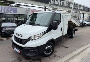  Voir d&eacute;tails -Iveco Daily 2.3 136ch 35-140   coffre ridelle id�al  &agrave; Gagny (93)