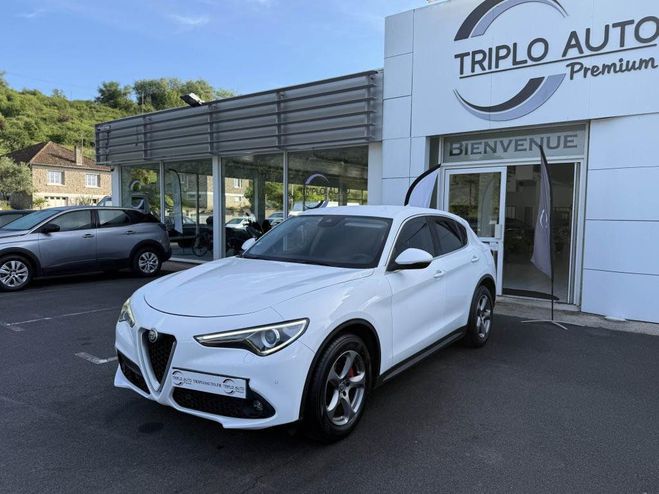 Alfa romeo Stelvio 2.2 D - 180 - BVA AT8 Super GPS   CAMERA BLANC de 2017