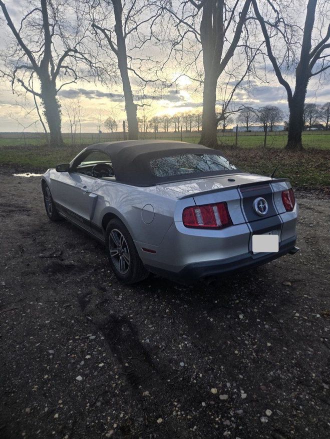 Ford Mustang 3,7L V6 305 BVA CUIR  de 2010