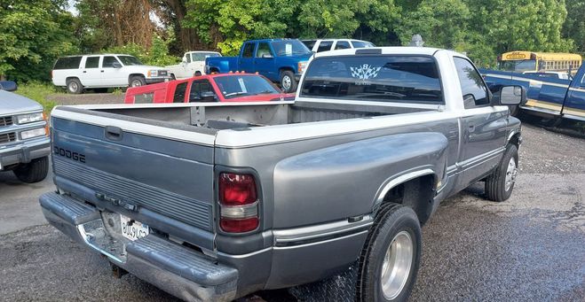 Dodge Ram 3500 dually single cab 8.0 l v10  de 1996
