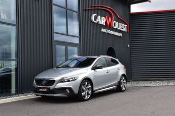  Voir d&eacute;tails -Volvo V40 CROSS COUNTRY II D3 150 MOMENTUM BUSINES &agrave; Pontivy (56)
