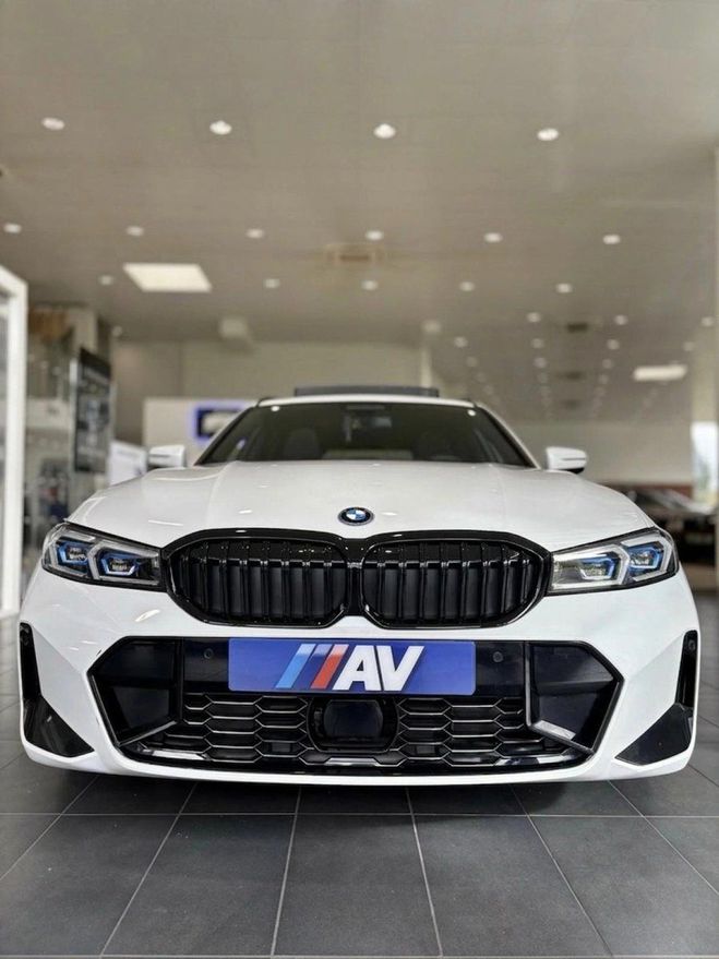 BMW Serie 3 (G21) 330e - 292CH - M SPORT loa 599 eur Blanc de 2024