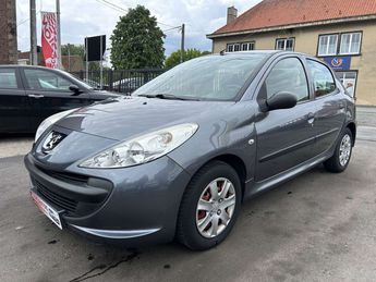  Voir d&eacute;tails -Peugeot 206 1.1i Trendy 5 portes Avec Carnet Complet &agrave; Saint-Ghislain (73)