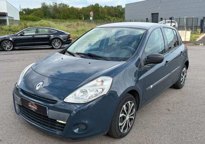 Renault Clio III YAHOO 1.2 75 CH Bleu de 2012