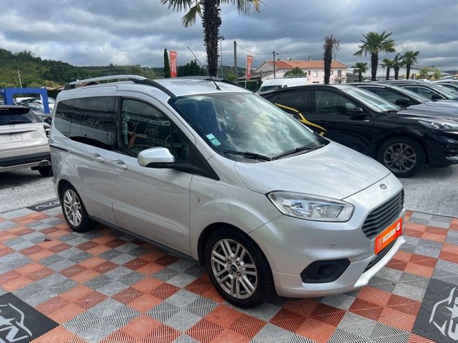 Ford Tourneo Courier 1.0 ECOBOOST TITANIUM 1 �re main Gris Clair de 2019