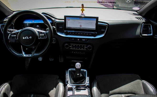 Kia ProCeed 1.5 t-gdi 160 ch gt line Gris de 2023