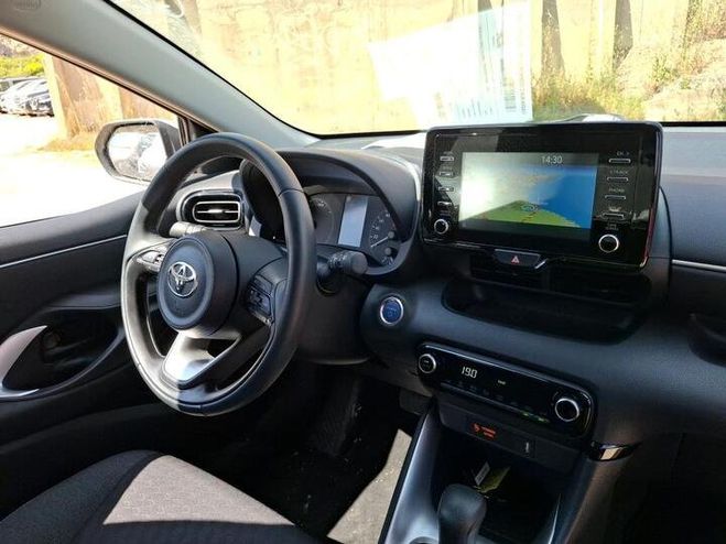 Toyota Yaris AFFAIRES 1.5 Hybride 116H Dynamic Busine Blanc de 2022
