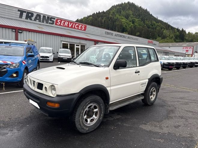 Nissan Terrano 2.7 TDI 125CH S 3P Blanc de 1996