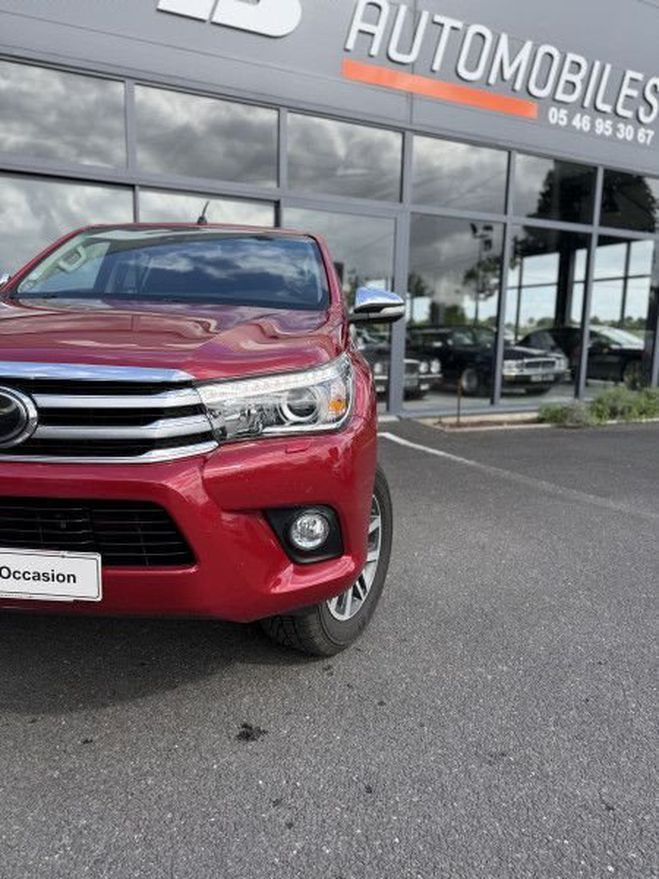 Toyota Hilux 2.4 D-4D 150ch Double Cabine Lounge 4WD  Rouge de 2017