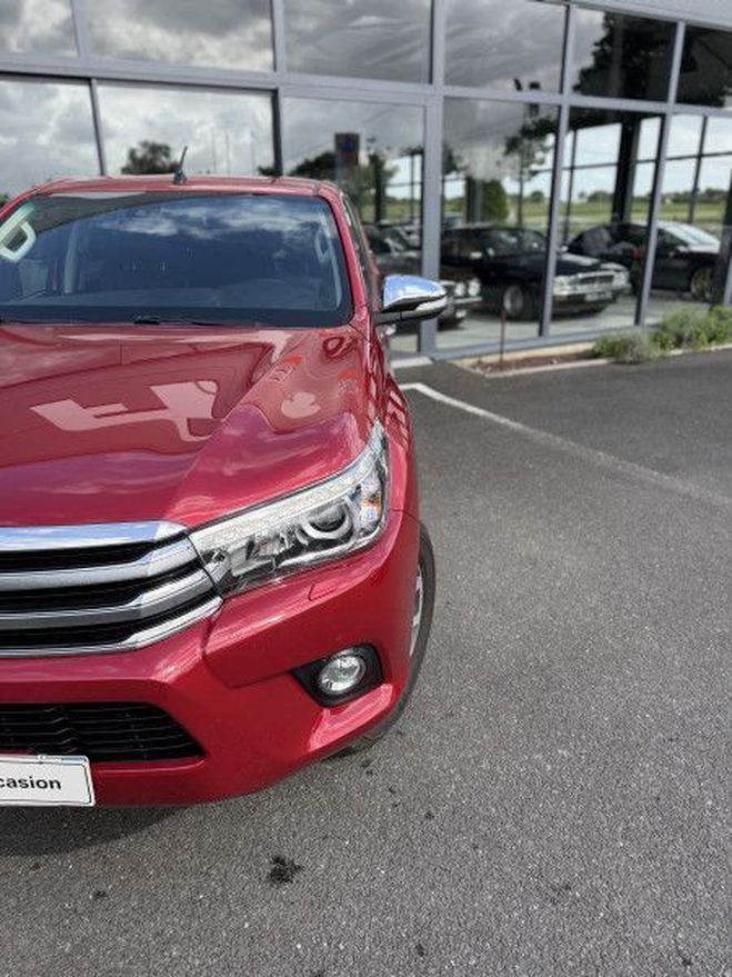 Toyota Hilux 2.4 D-4D 150ch Double Cabine Lounge 4WD  Rouge de 2017