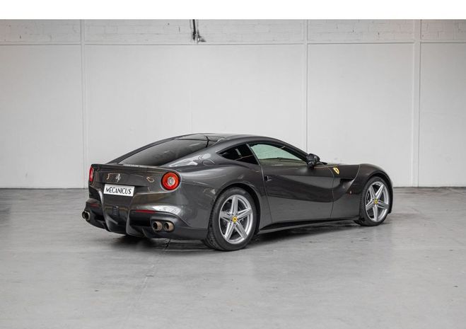 Ferrari F12 Berlinetta Gris de 2012