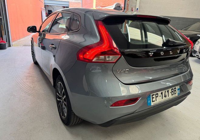 Volvo V40 II D2 Eco 120ch Momentum Geartronic GARA Gris de 2017